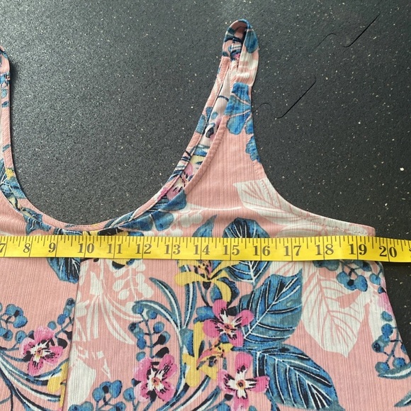 Secret Treasures Top Women's Large 12/14 Multicolor Pink Floral Sleeveless - Picture 4 of 7